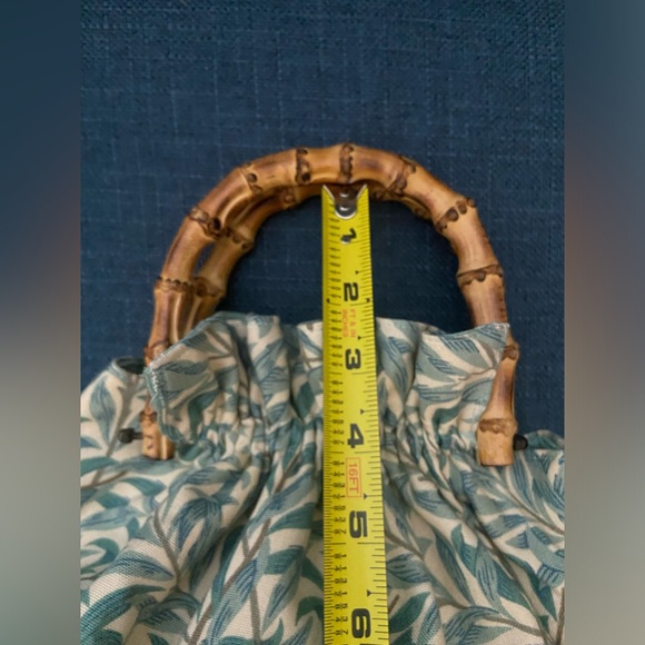 NWOT Cute Fabric Handbag with Bamboo Round Handles Cream & Blues Leaf Branches - Picture 9 of 14